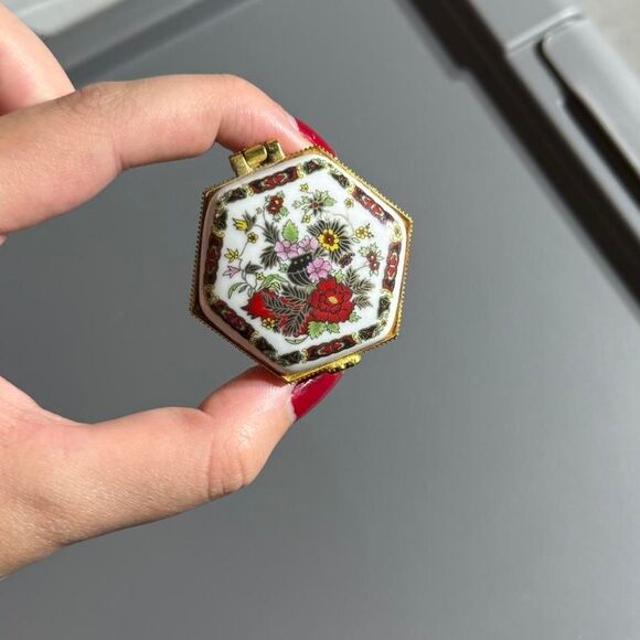 Vintage Floral Porcelain Trinket Box Gold Tone Hexagon Mini Jewelry Box - Picture 7 of 7